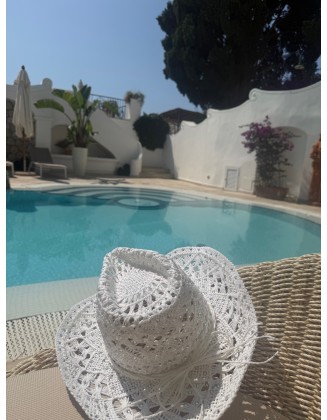 Cappello fato a mano